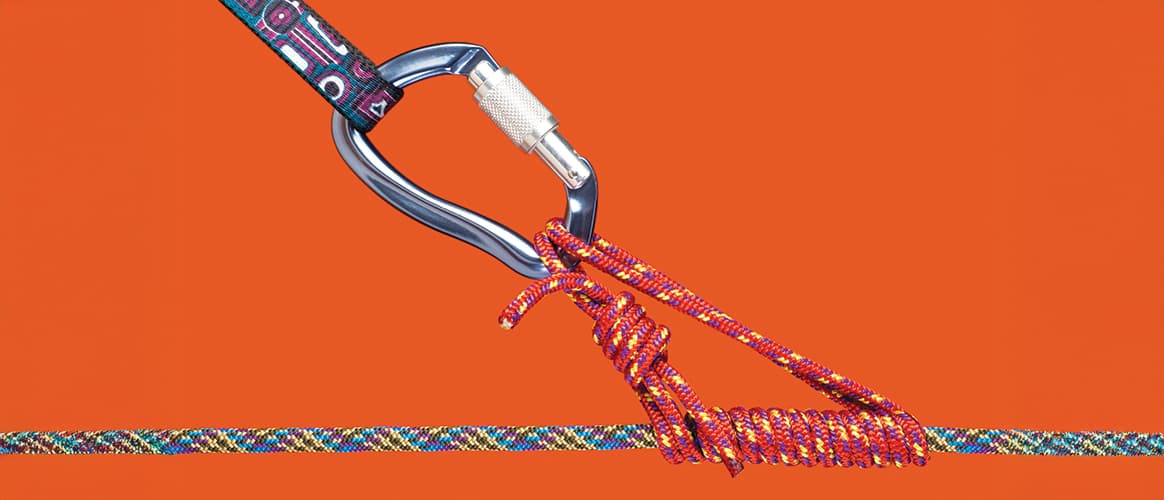 Mountain Climbing technique using carabiner and rope